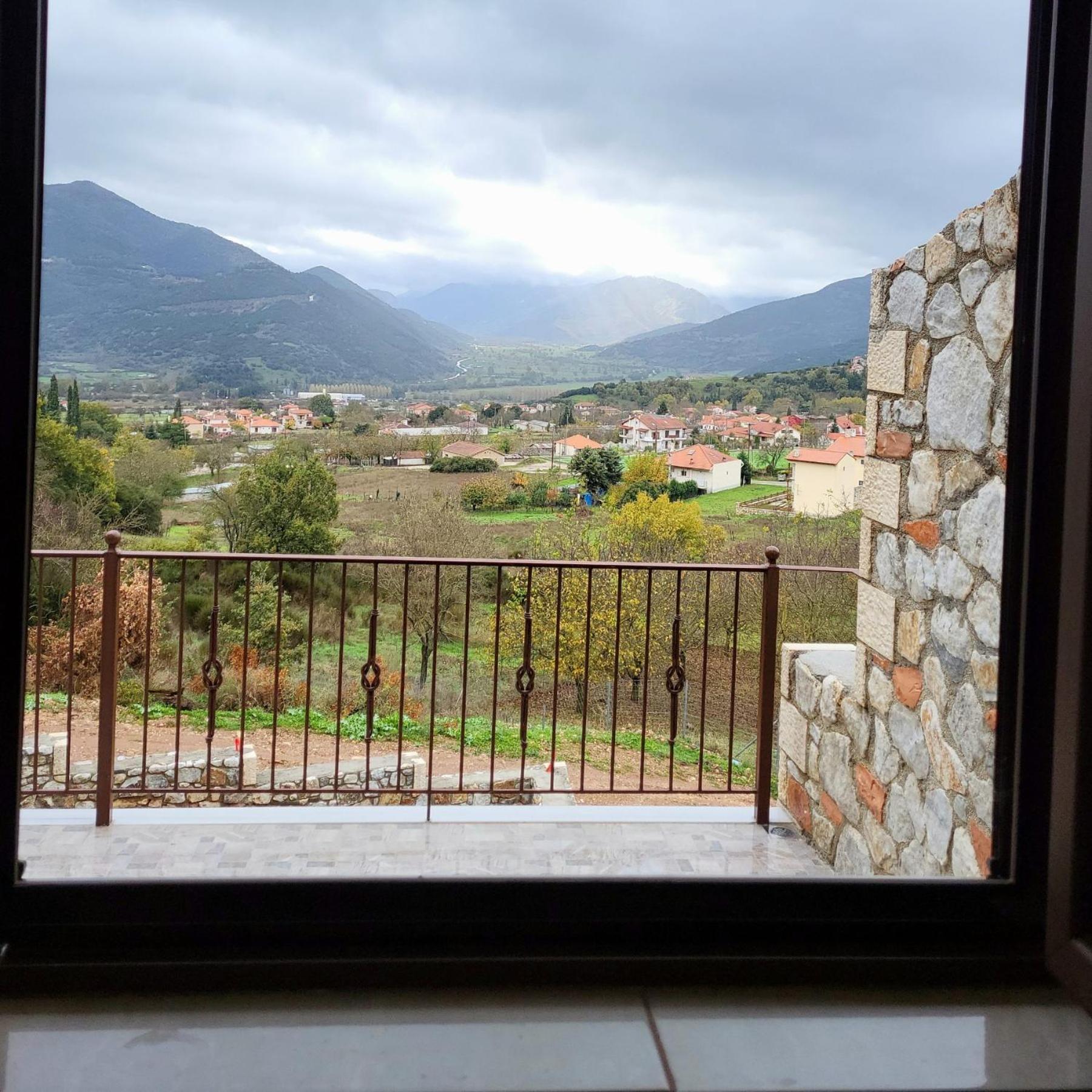 Вилла Τα Πέτρινα Στο Σκεπαστό Калаврита Экстерьер фото
